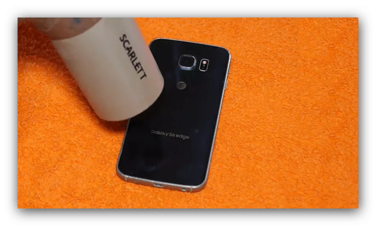 Греење за отворање на капакот на Samsung телефони со непознат елемент