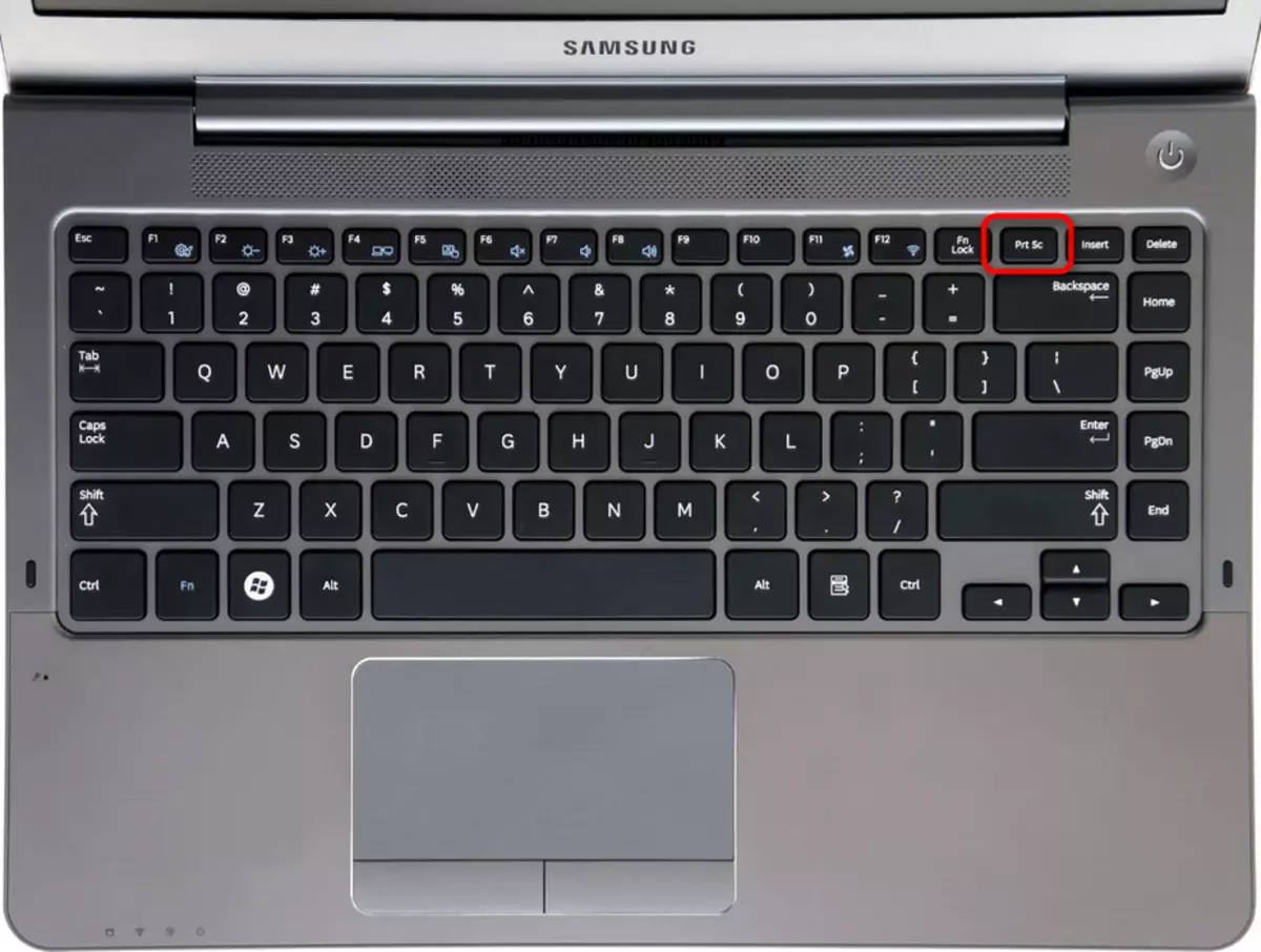 La loko de la klavo PRT SC en la klavaro ĉe la Samsung-porteblaj modeloj