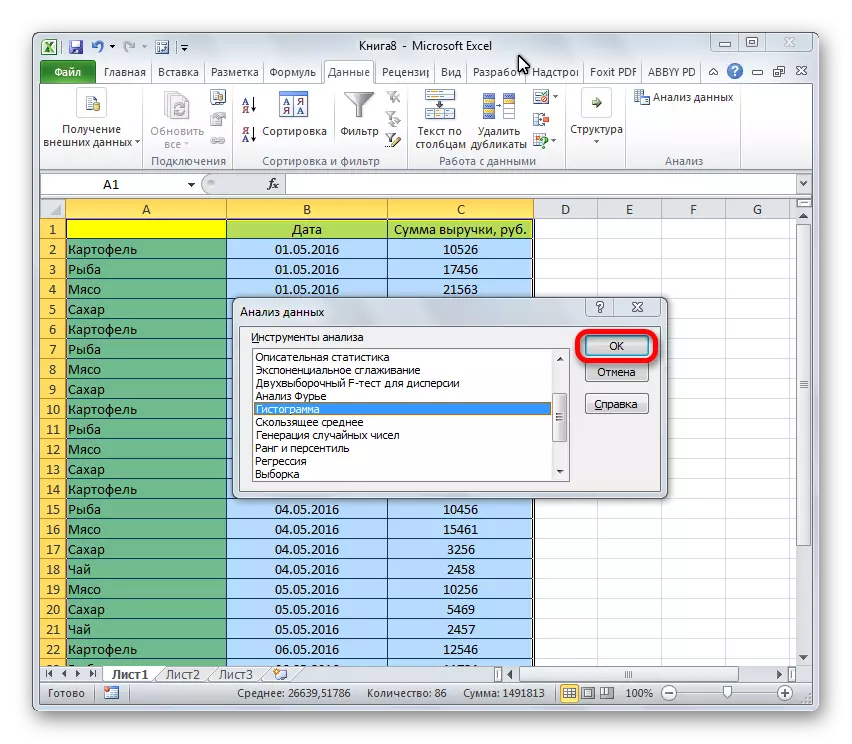 Izvēloties histogrammu datu analīzē Microsoft Excel