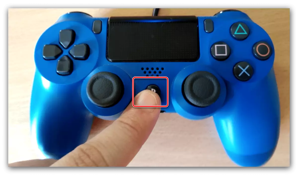 Paina PlayStation-näppäintä poistaaksesi GeyMpad PS4: n käytöstä