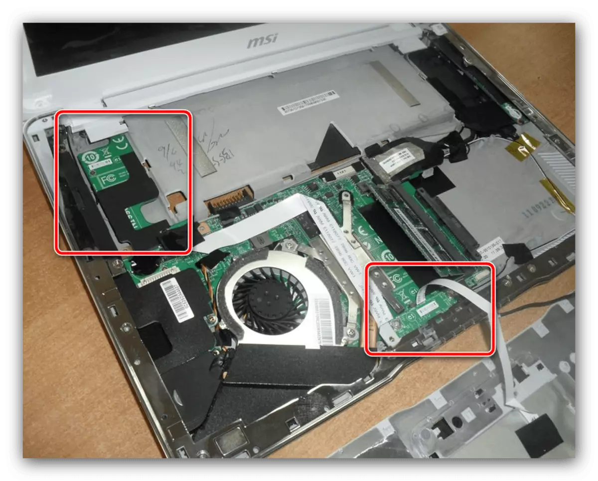 Smontare elementi aggiuntivi per smontaggio MSI X370 MS-1356 laptop