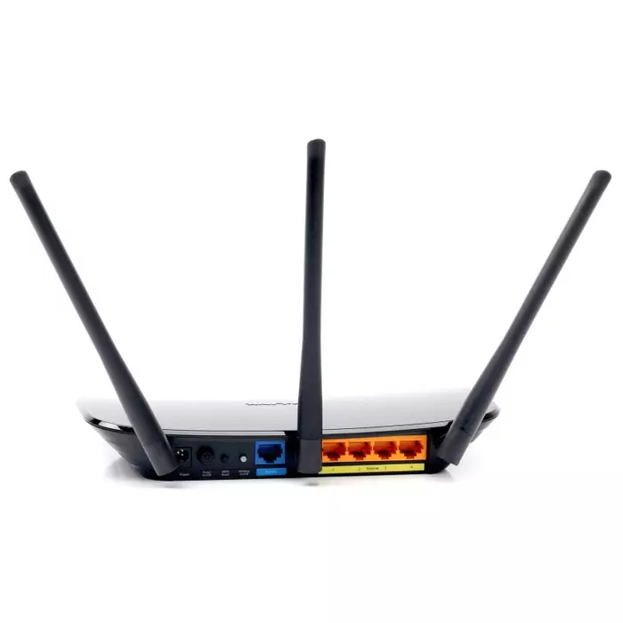 Voorkoms TP-Link N300-reeks routers om aan 'n rekenaar te koppel