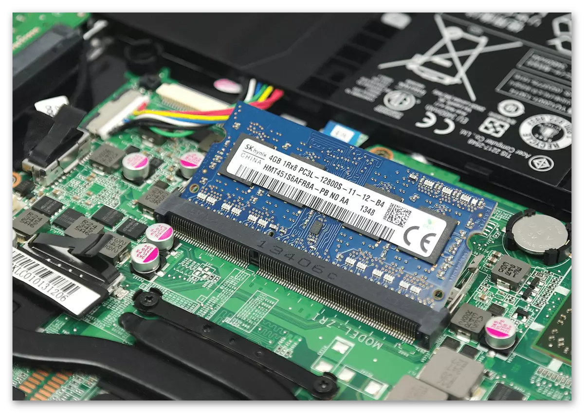 RAM, konektado sa laptop motherboard