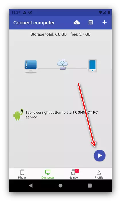 Drejtoni lidhjen me kompjuterin e kabllit të të dhënave të softuerit për pastrimin e memories Android duke përdorur një lidhje pa tel.