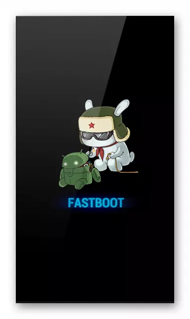 Xiaomi Redmi 4x yn cysylltu ffôn clyfar yn y modd fastboot i gyfrifiadur i osod twrp
