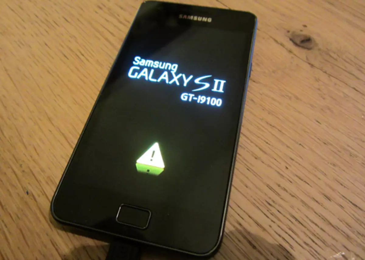 Samsung galaxy s 2 gt-i9100 фърмуер услуга чрез Один, преследване