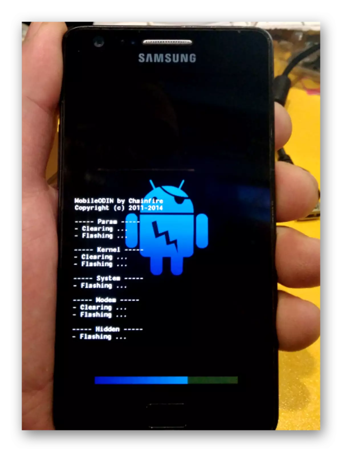Samsung Galaxy S 2 GT-I9100 Mobile Odin teostab püsivara uuesti installimist