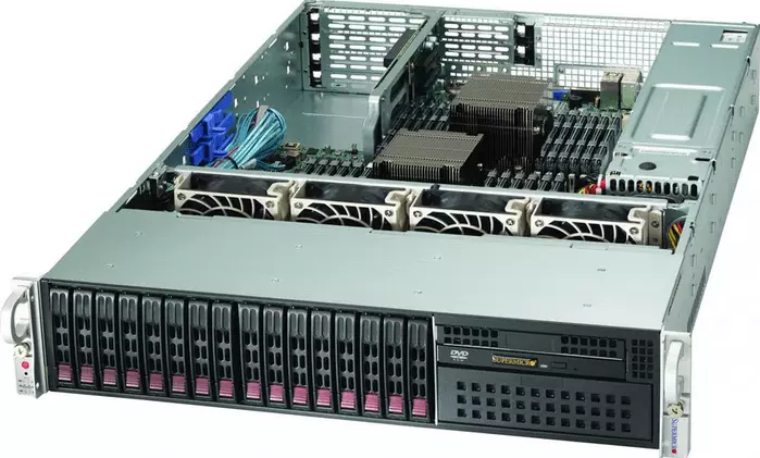 Halimbawa ng server na may naka-install na processor ng server