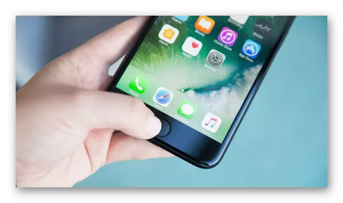 Revisando la salud del escáner de huellas dactilares en el iPhone al comprar a partir de la mano
