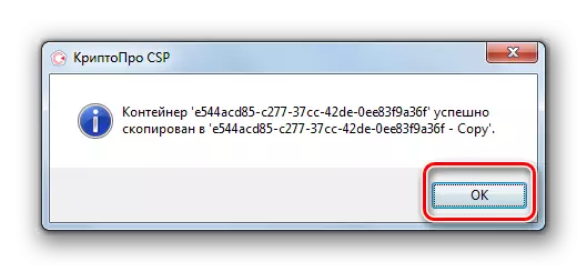 Copia di successo del contenitore con un tasto su un'unità flash USB in una finestra di informazione nell'applicazione CSP Cryptopro