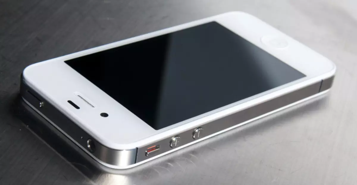 Apple iPhone 4S Com flash Smartphone en mode DFU a través d'iTunes