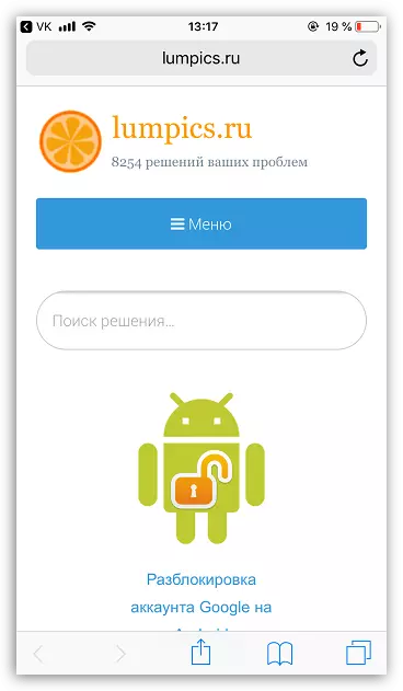 Încărcarea unui site web după scanarea codului QR pe ​​iPhone