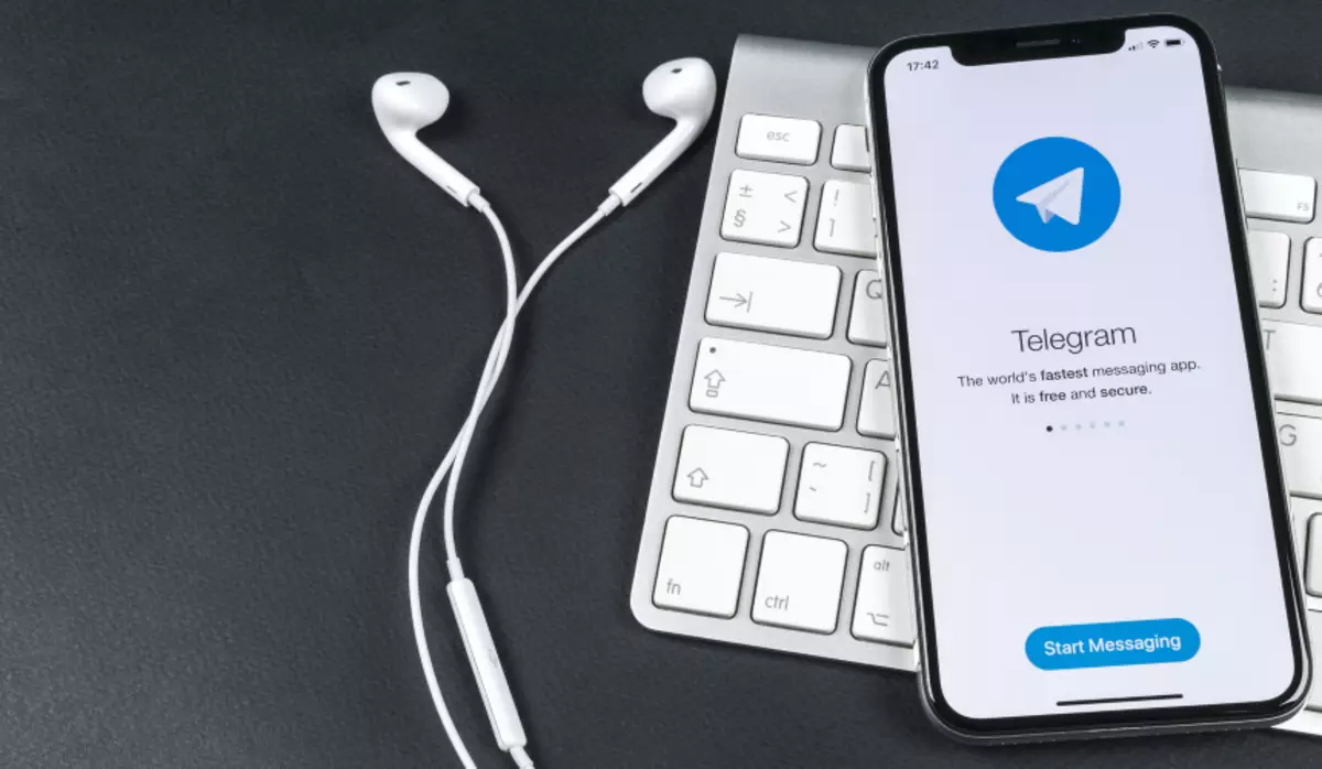 Hoe om Telegram boodskapper in iPhone installeer