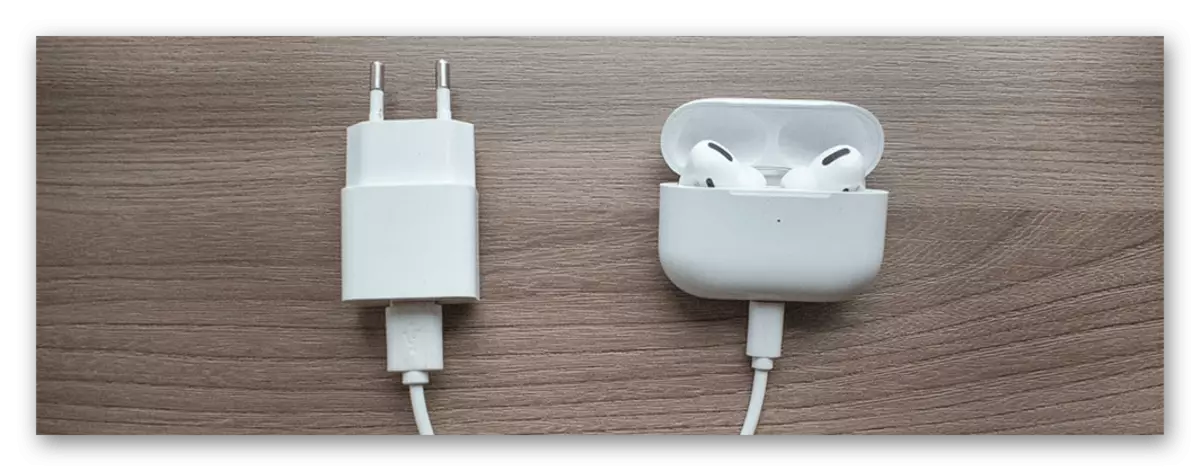 Pag-charge sa mga headphone airpod pro nga adunay usa ka kompleto nga cable killning-to-USB