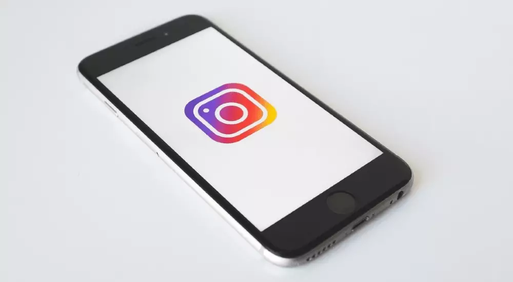 Instagram لجهاز iPhone جاهز للاستخدام