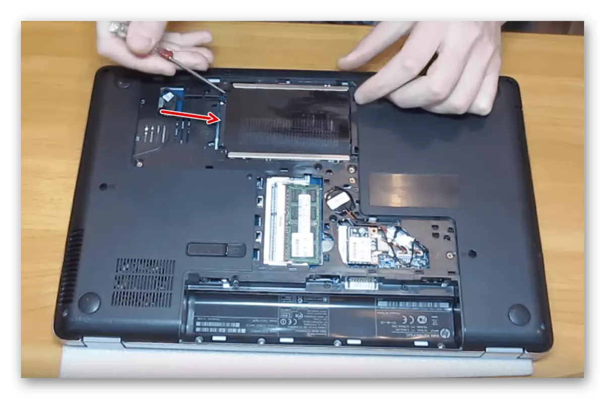Fjerner harddisken med HP G62 laptop