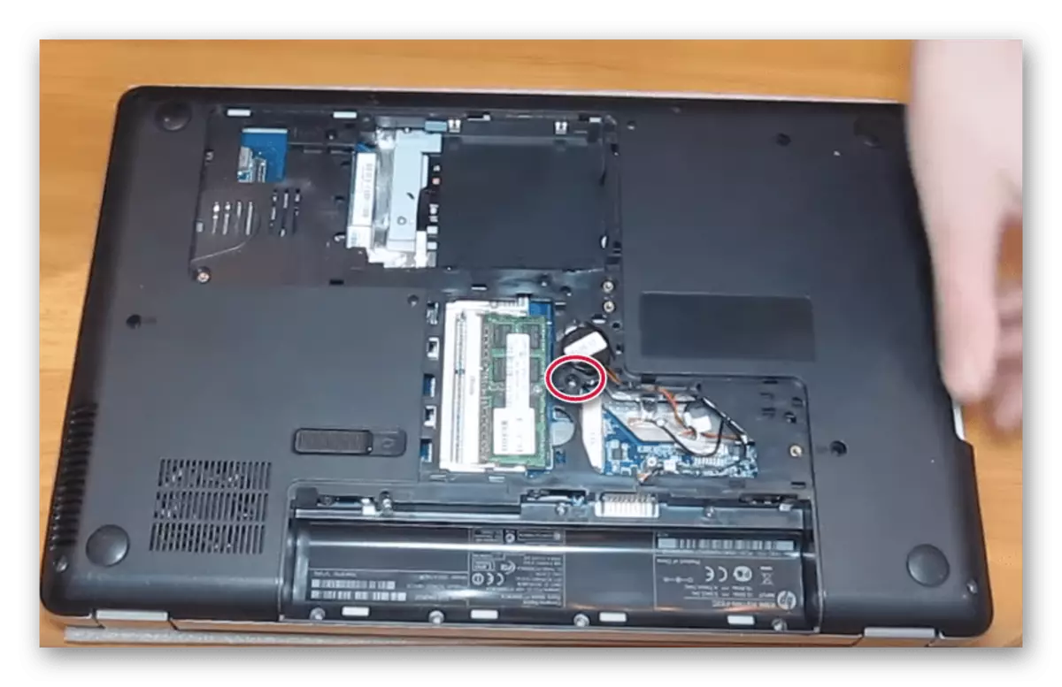 Laptop terpusat sekrup HP G62