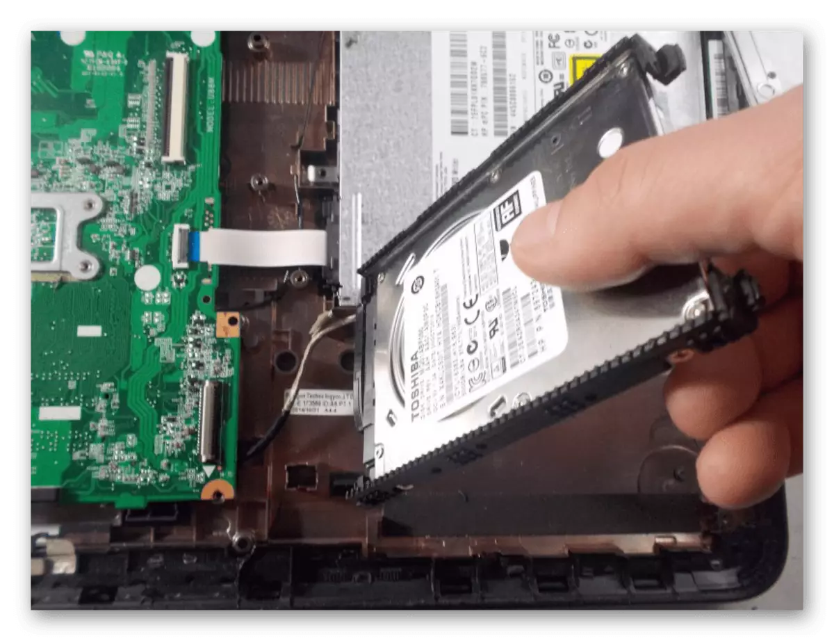 Sjekk harddiskkontakter på HP laptop