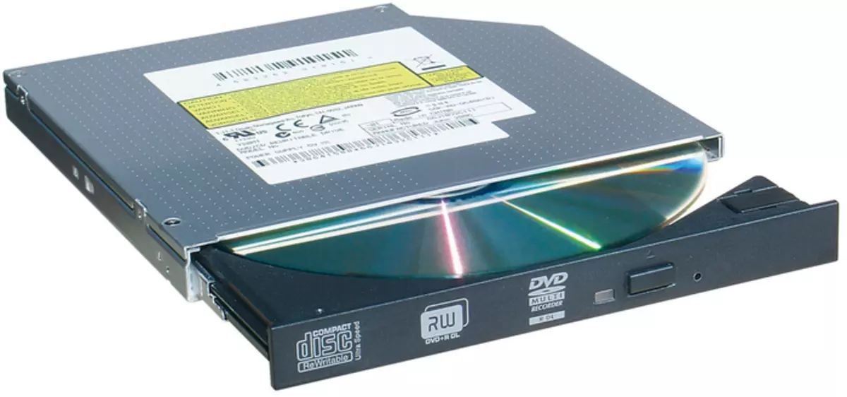 Naljepnica na diskovnom pogonu laptopa s formatima
