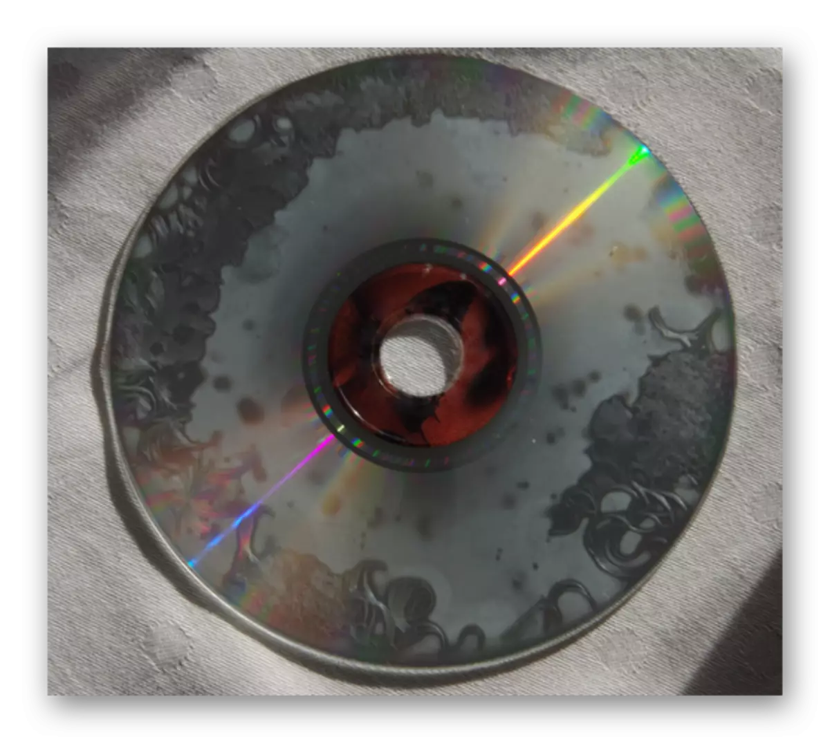 Example of a strongly damaged optical disk