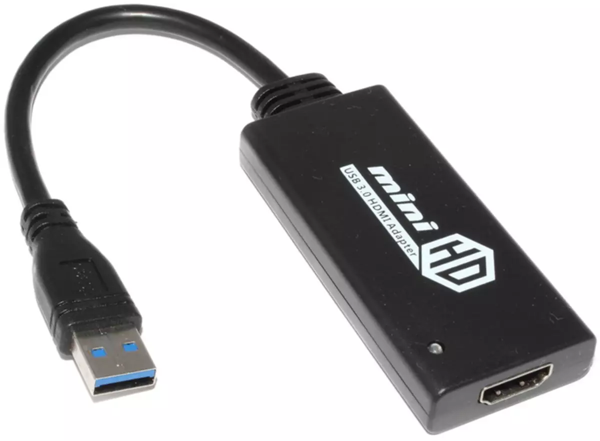Contoh kartu video USB eksternal untuk komputer