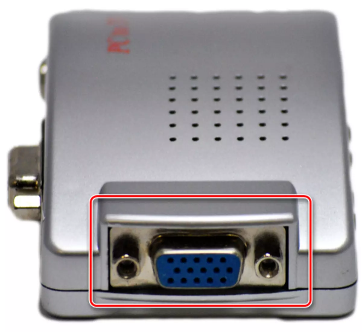 Përdorimi i VGA në lidhës në konvertuesin