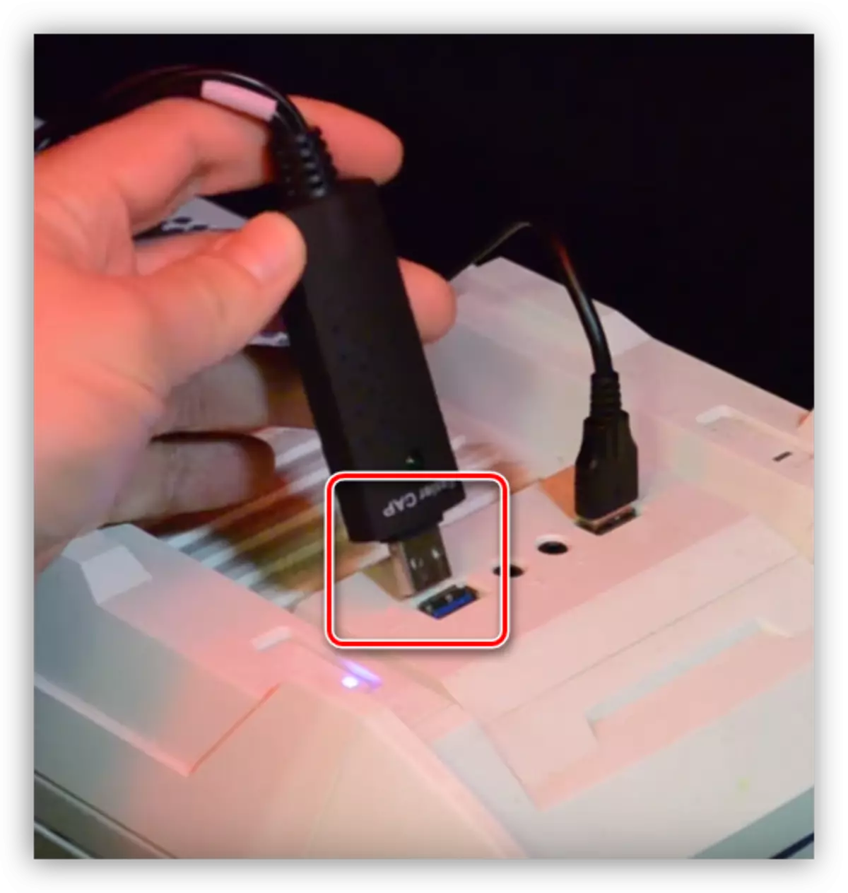 Conectando un dispositivo de captura de vídeo ao porto USB da computadora