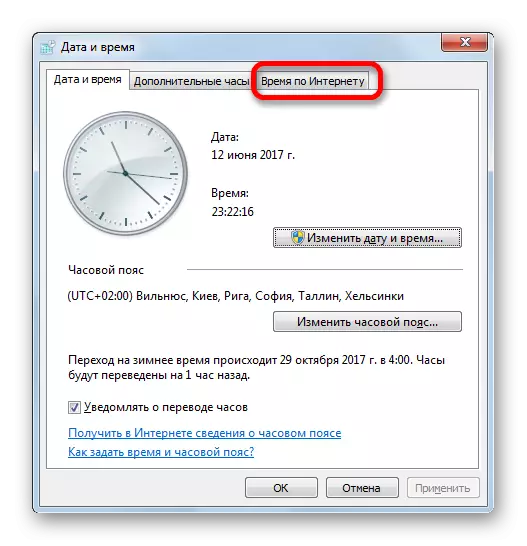 Vai alla scheda TEMPO su Internet nella finestra delle impostazioni della data e dell'ora in Windows 7