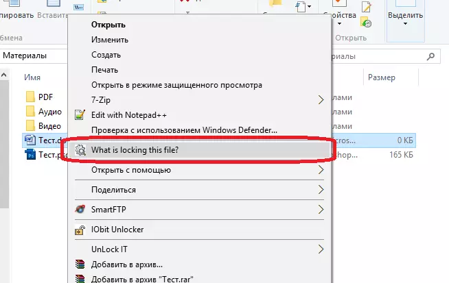 Pilih file untuk dihapus di LockHunter melalui Windows Explorer