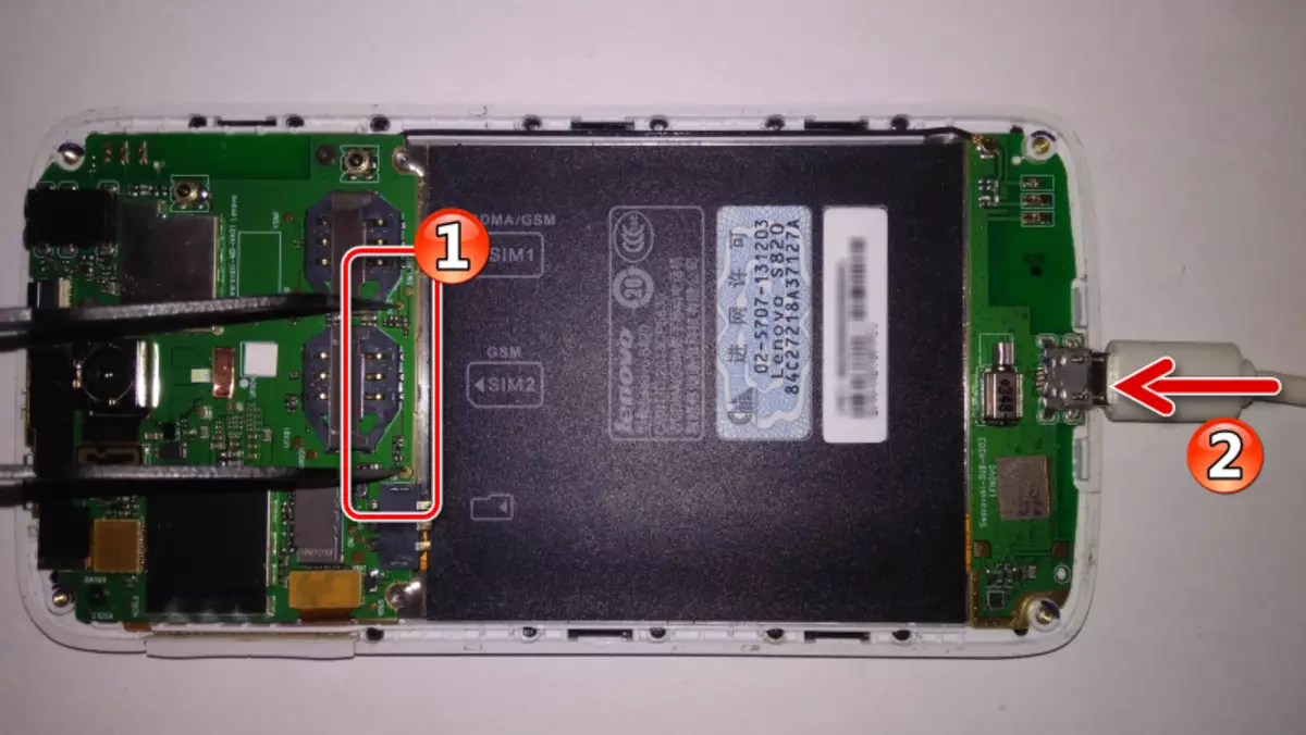 Lenovo S820 Raskirting upang I-click ang SCLK at GND puntos, at pagkatapos ay ikonekta ang mga cable