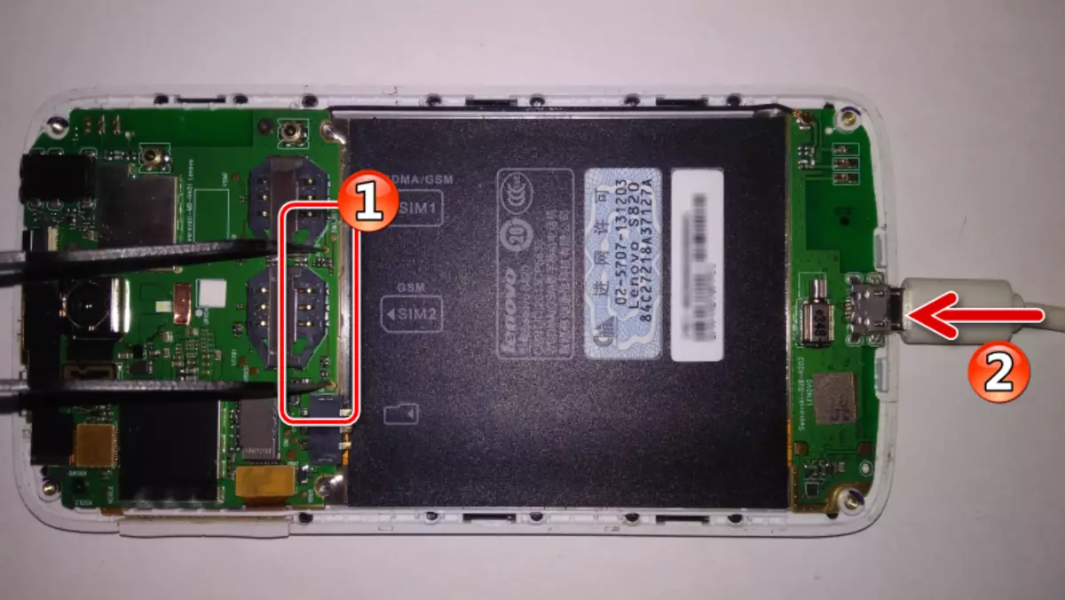 Lenovo S820 Raskirting SCLK the klik egin eta e-puntuak, orduan konektatzeko kablea