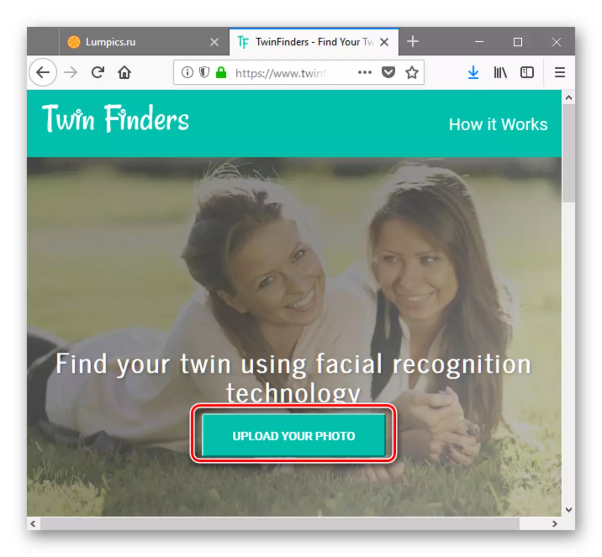 Twinfinder.com पर अपनी तस्वीरें अपलोड पर क्लिक करें