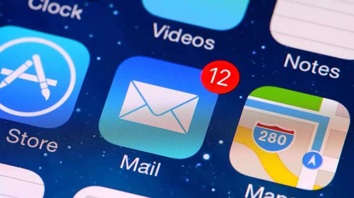 Email iCloud შესვლა მეშვეობით სტანდარტული iOS განაცხადის