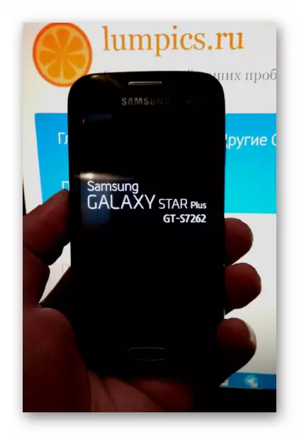 Samsung Réaltra Star Plus GT-S7262 Íosluchtaigh ndiaidh Firmware via Mobileodin