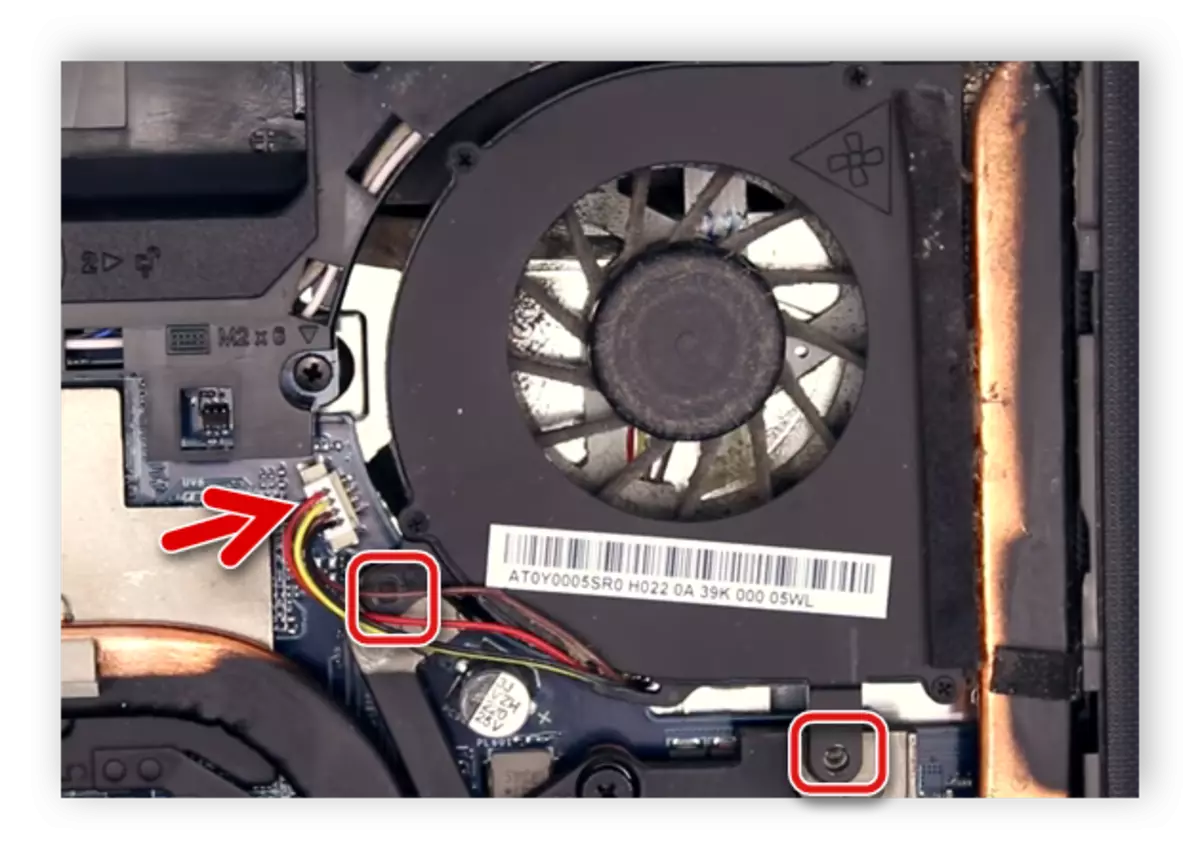Ventilaatori lahtiühendamine Lenovo G500 sülearvutil