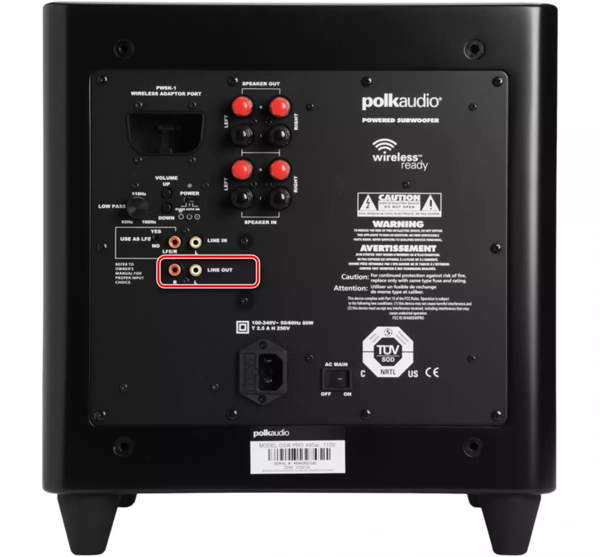 Output connectors for connecting an acoustic system on the subwoofer