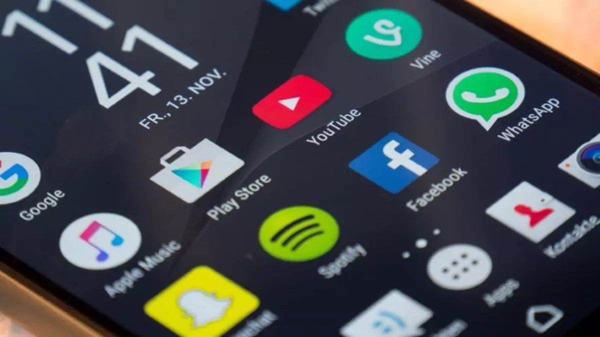 Faʻapipiʻi Whatsapp i luga o le Android-Smartphone mai komepiuta
