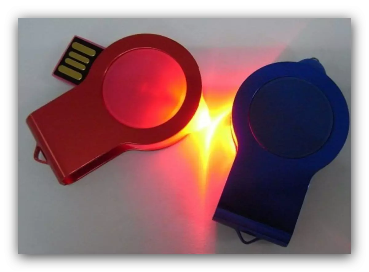 Light indicator flash drives