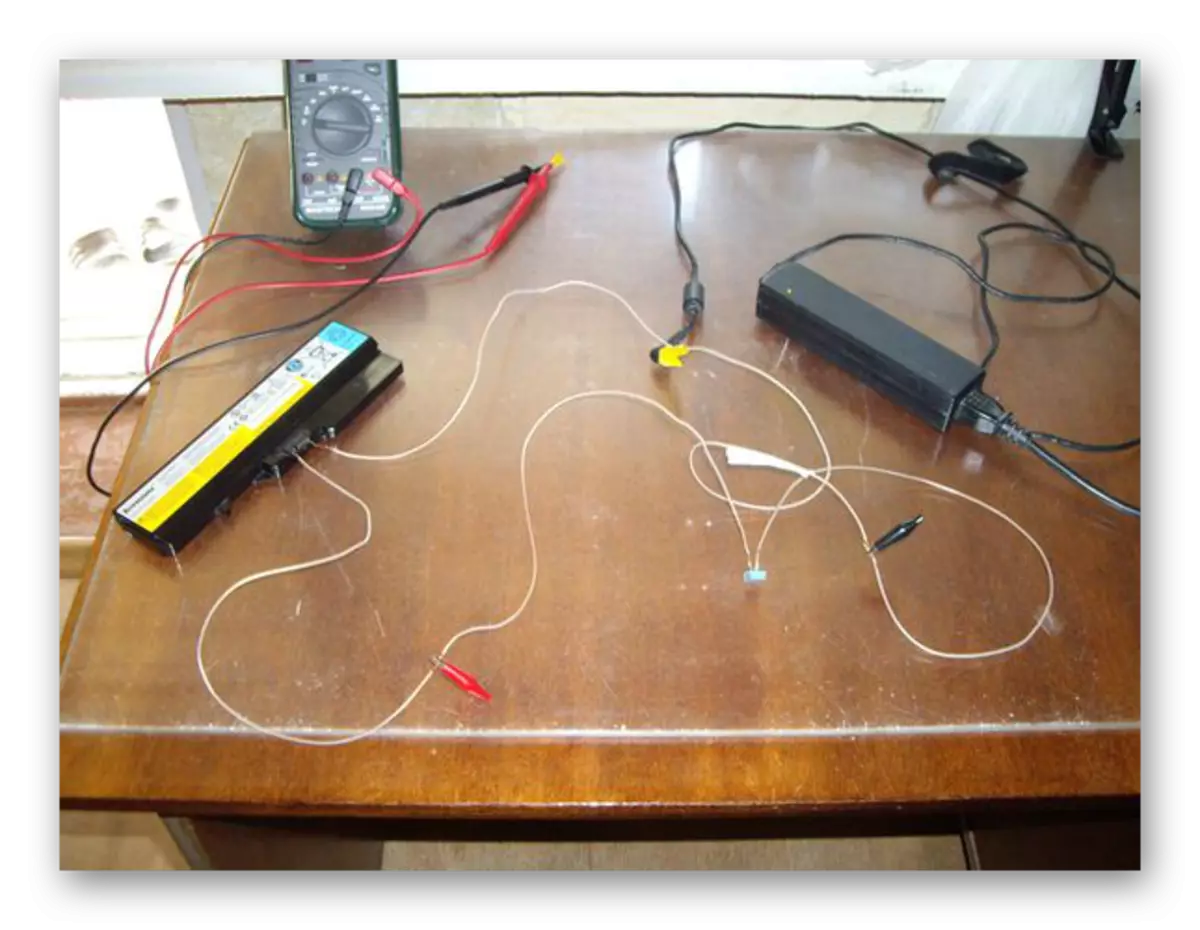 Ladeprosessen batteri fra bærbare uten laptop