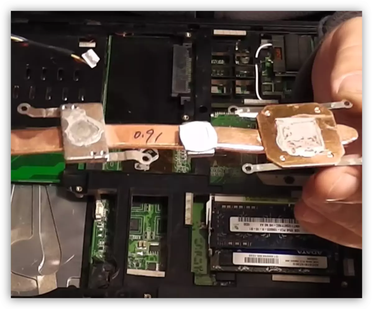 Cleaning Tube Laptop Cooling Systems from Thermal Past