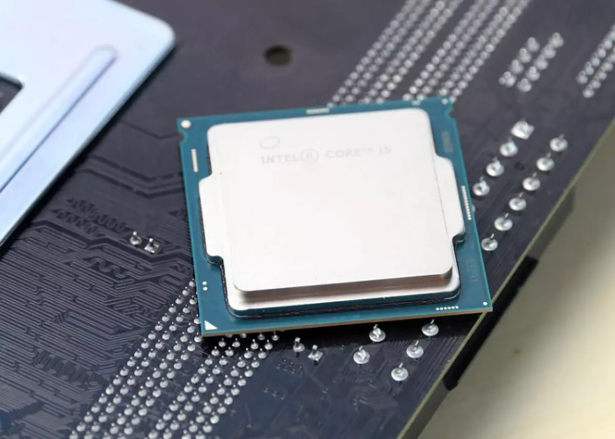 Förberedelse av Intel Core I5-7600 Kaby Lake Processor att installera