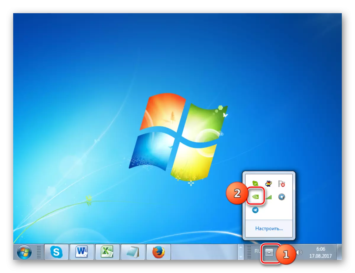 Comezando o panel de control de NVIDIA a través da icona da bandexa en Windows 7