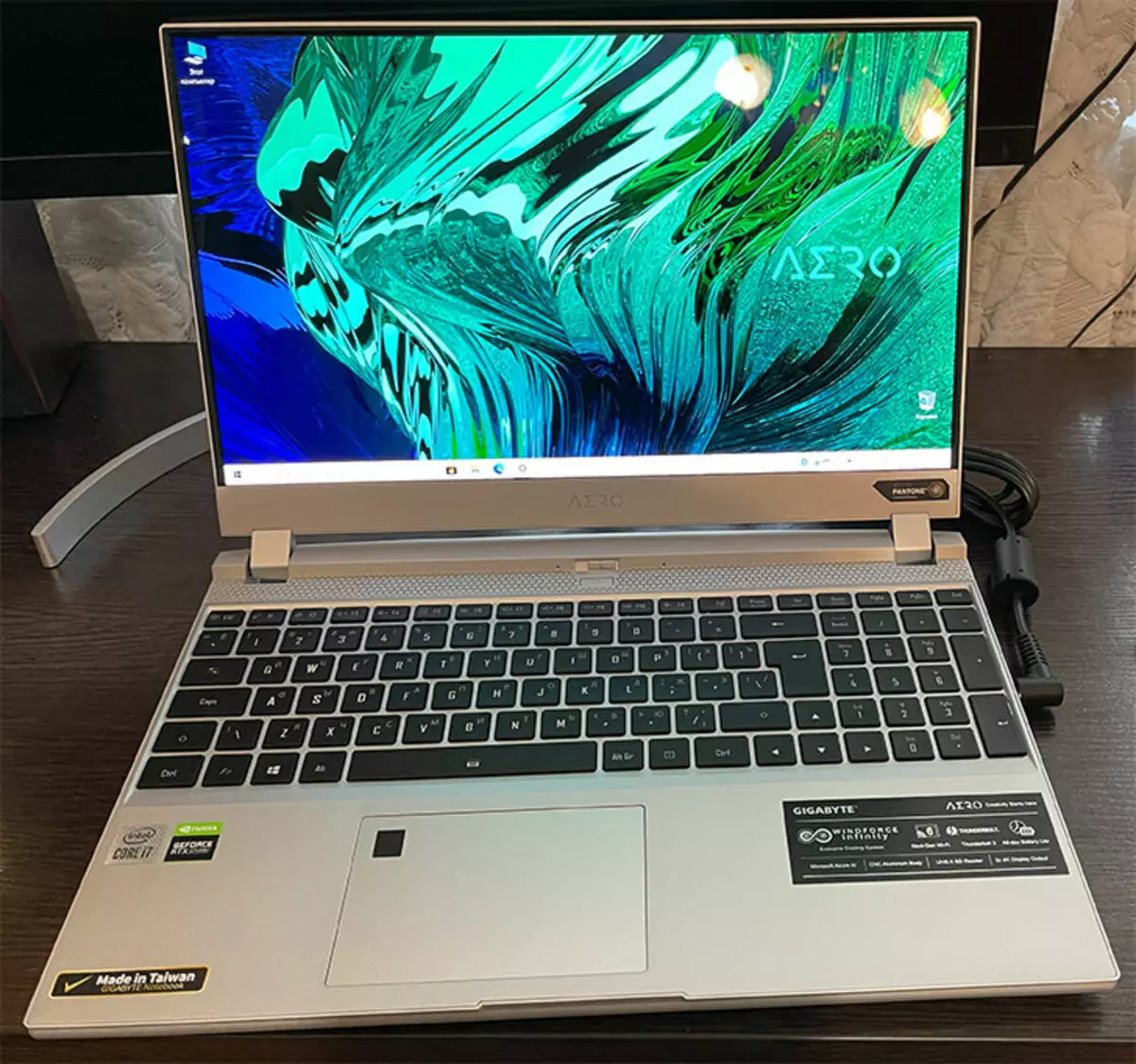 Laptop Gigabyte Aero 15 KC OLED 2021