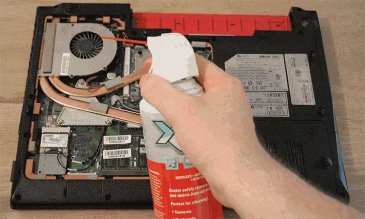 Notebook cooling system cleaning